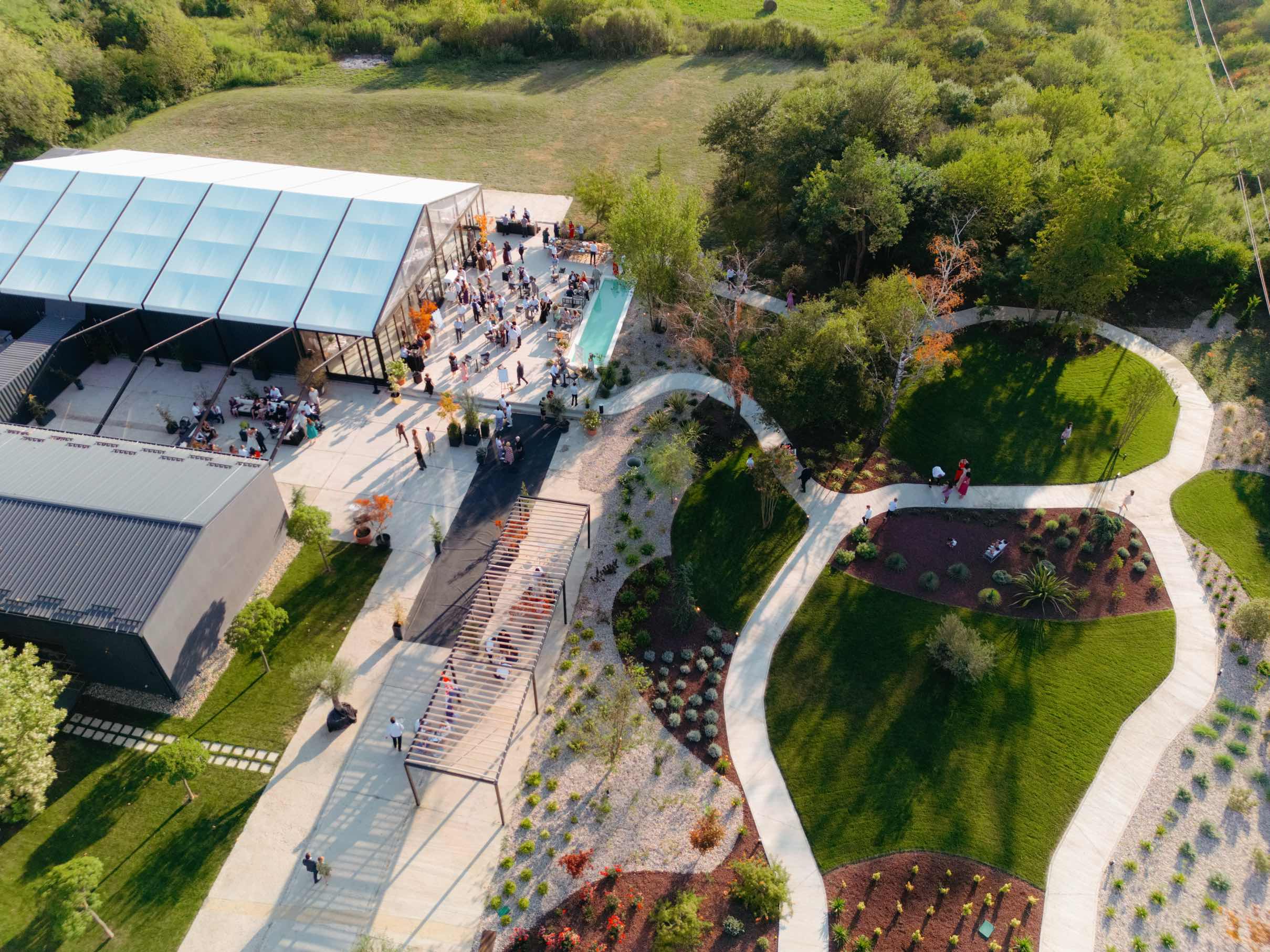 Slika iz zraka na majestic park za vrijeme maturalne zabave