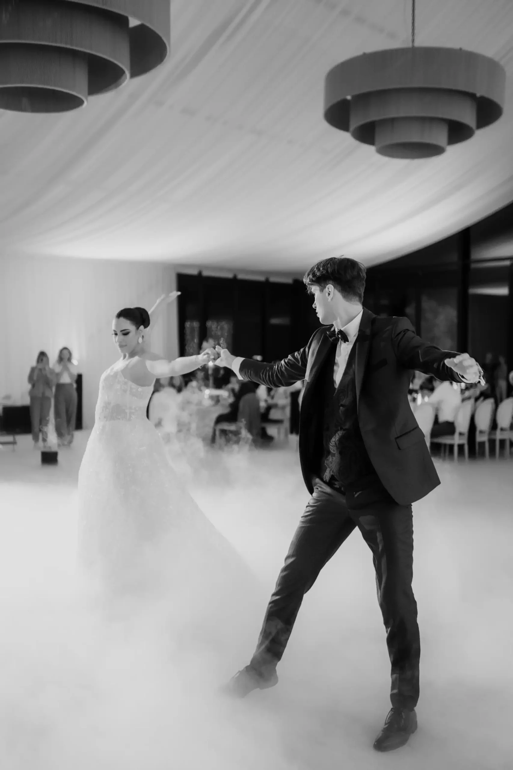 Prvi ples mladenaca u Majestic Parku