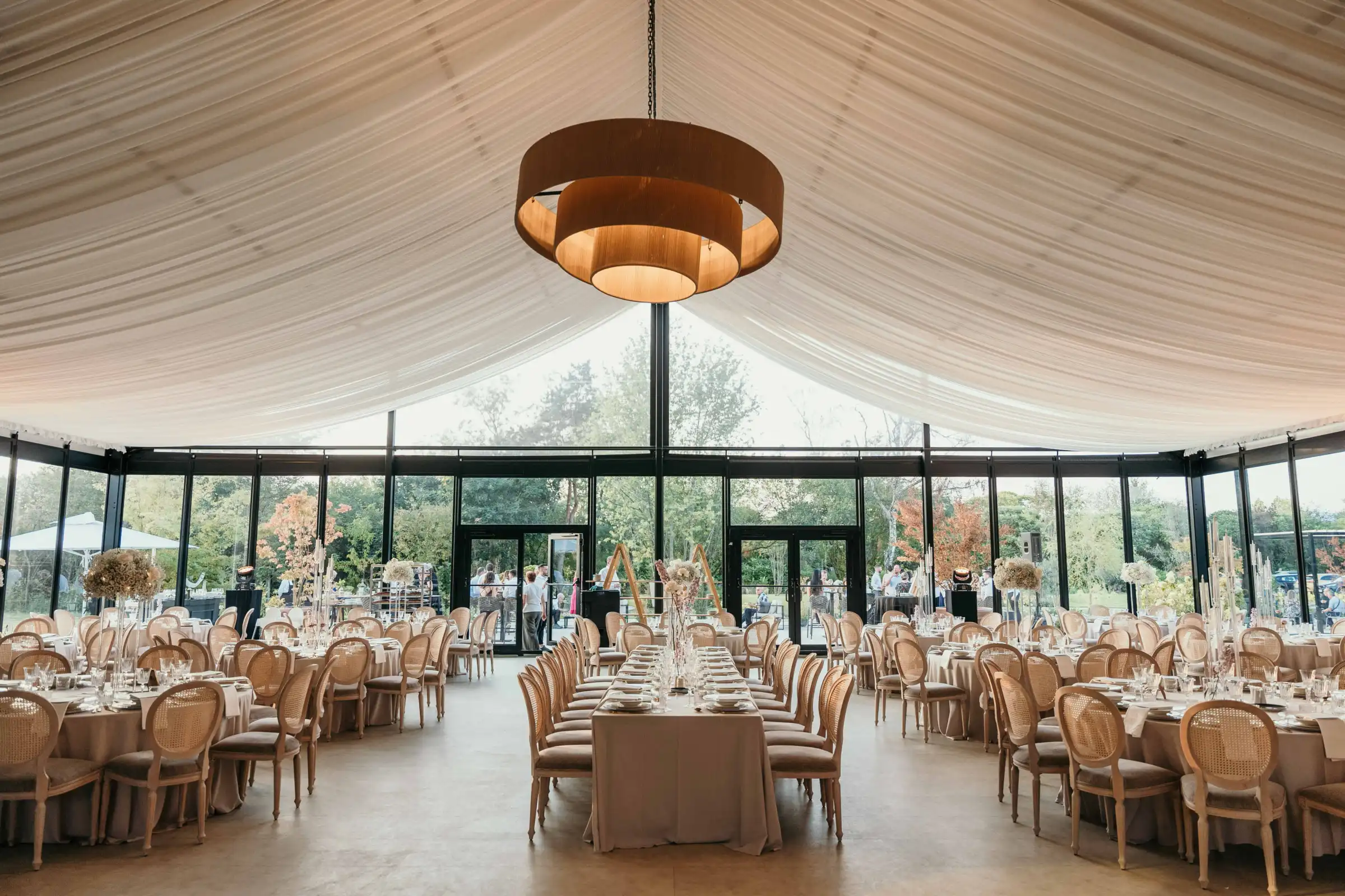 Interijer šatora Majestic za vjenčanje na imanju Majestic Park